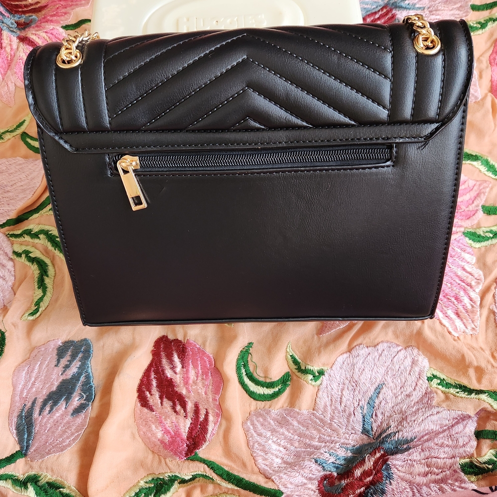 NEW Yves Saint Laurent Chevron Black Shoulder Bag with Gold Details - Picture 3 of 4